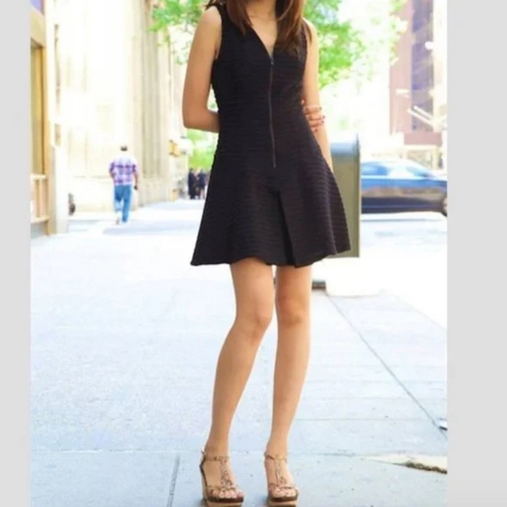 Theory Black Sayidres Leira V-Neck Zipper Front Dress Size 12
